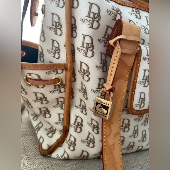 Dooney & Bourke Diaper Bag W/ Changing Mat Signature Pattern White & Brown - Picture 5 of 14